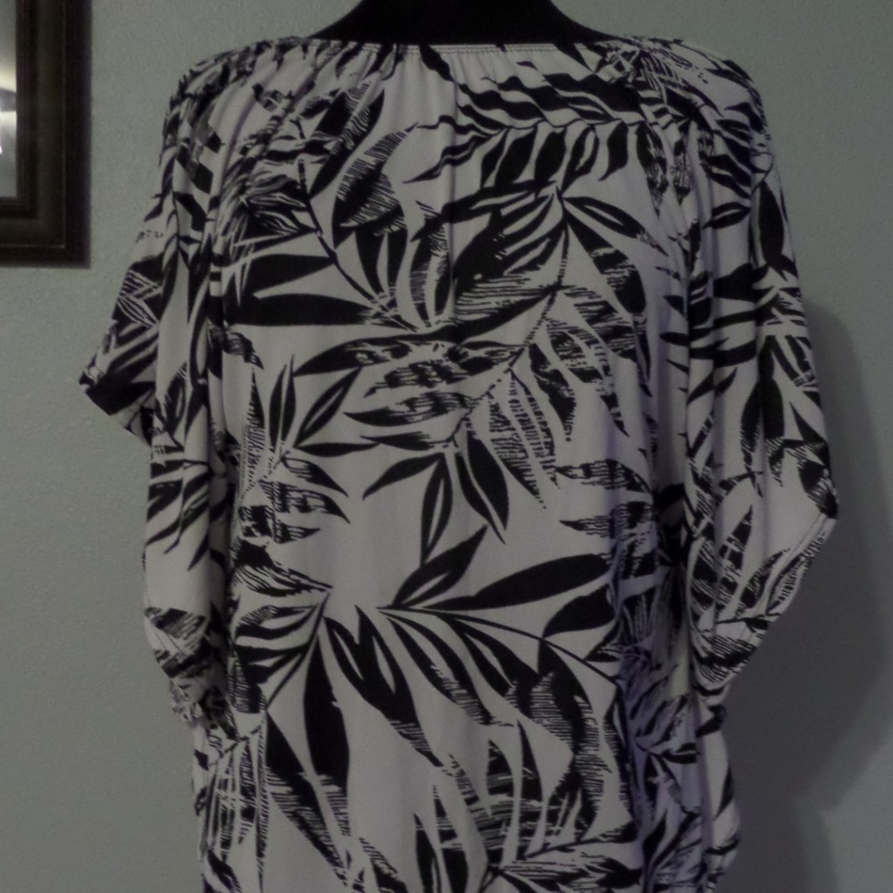 🌵Uniti STRETCH Pullover Blouse Black White Sz L🌵